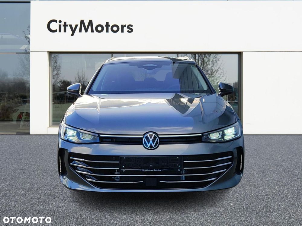 Volkswagen Passat - 8