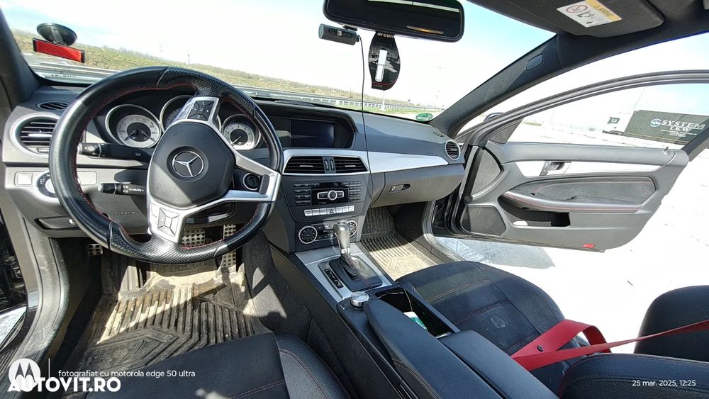 Mercedes-Benz C 250 CGI BlueEFFICIENCY - 12