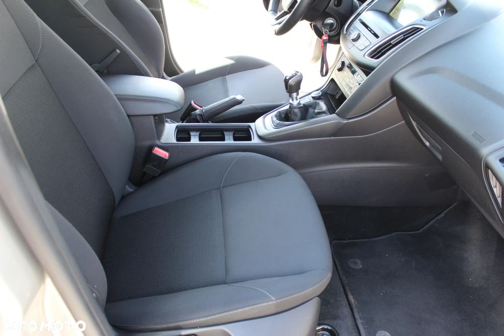 Ford Focus 1.6 TDCi ECOnetic 88g Start-Stopp-System Titanium - 22