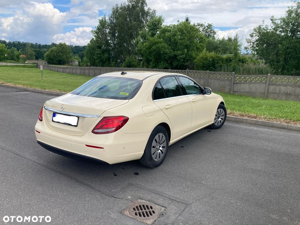 Mercedes-Benz Klasa E 200 d 9G-TRONIC Exclusive - 3