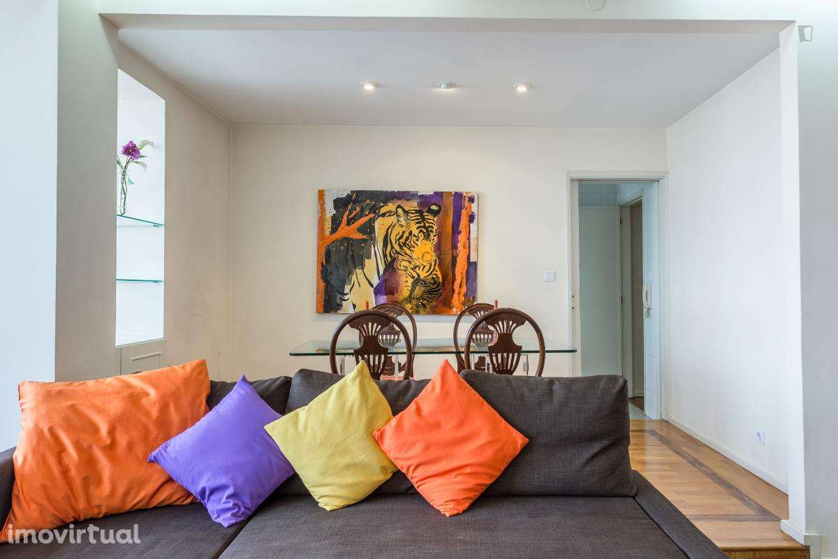 Apartamento com 2 quartos - localizado em Senhora da Hora Porto - Grande imagem: 2/25