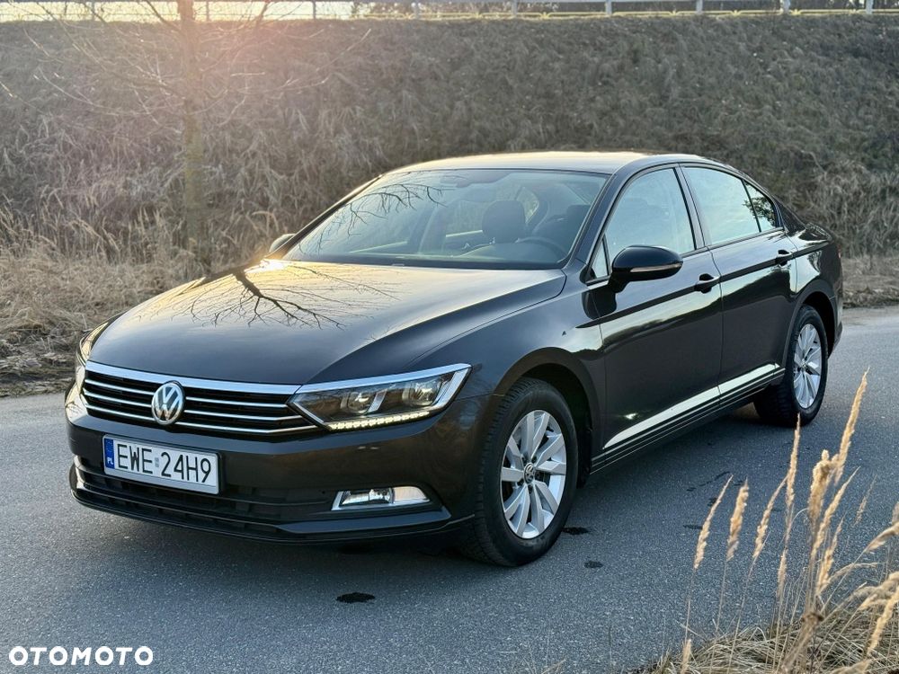 Volkswagen Passat - 2