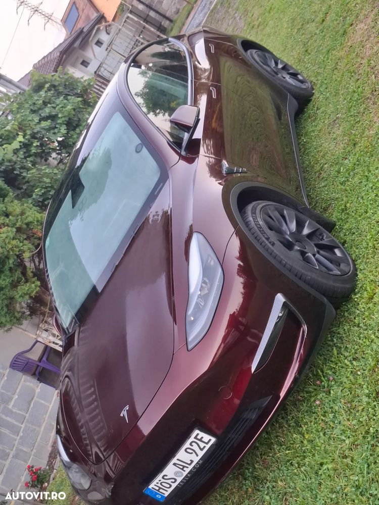 Tesla Model Y - 5