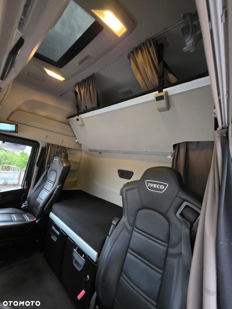 Iveco S-WAY 460 / FIRANKA / WINDA  / NOWE OPONY / 18PALET / AUTOMAT / KLIMA POSTOJOWA / CAŁY NA PODUSZKACH / SYPIALKA / SERWISOWANY / 2021 / JAK NOWY  / E6 - 28
