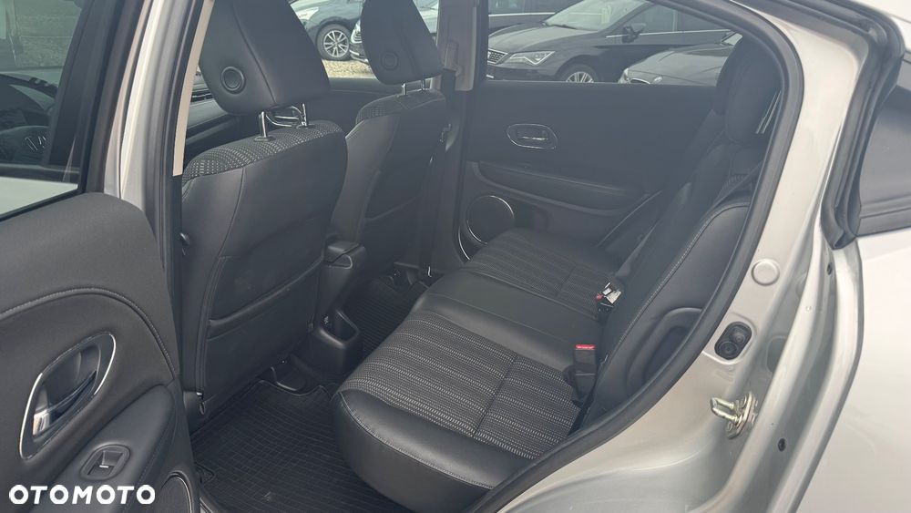 Honda HR-V 1.5 i-VTEC CVT Executive - 22