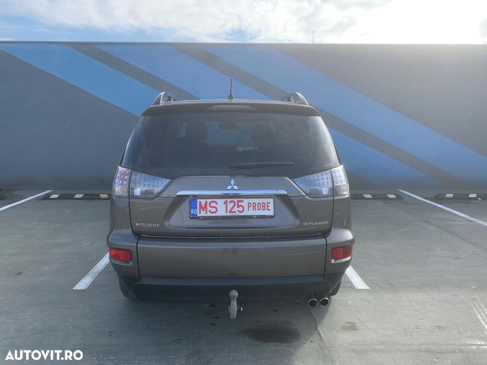 Mitsubishi Outlander 2.2 DI-D 4WD Intense - 8