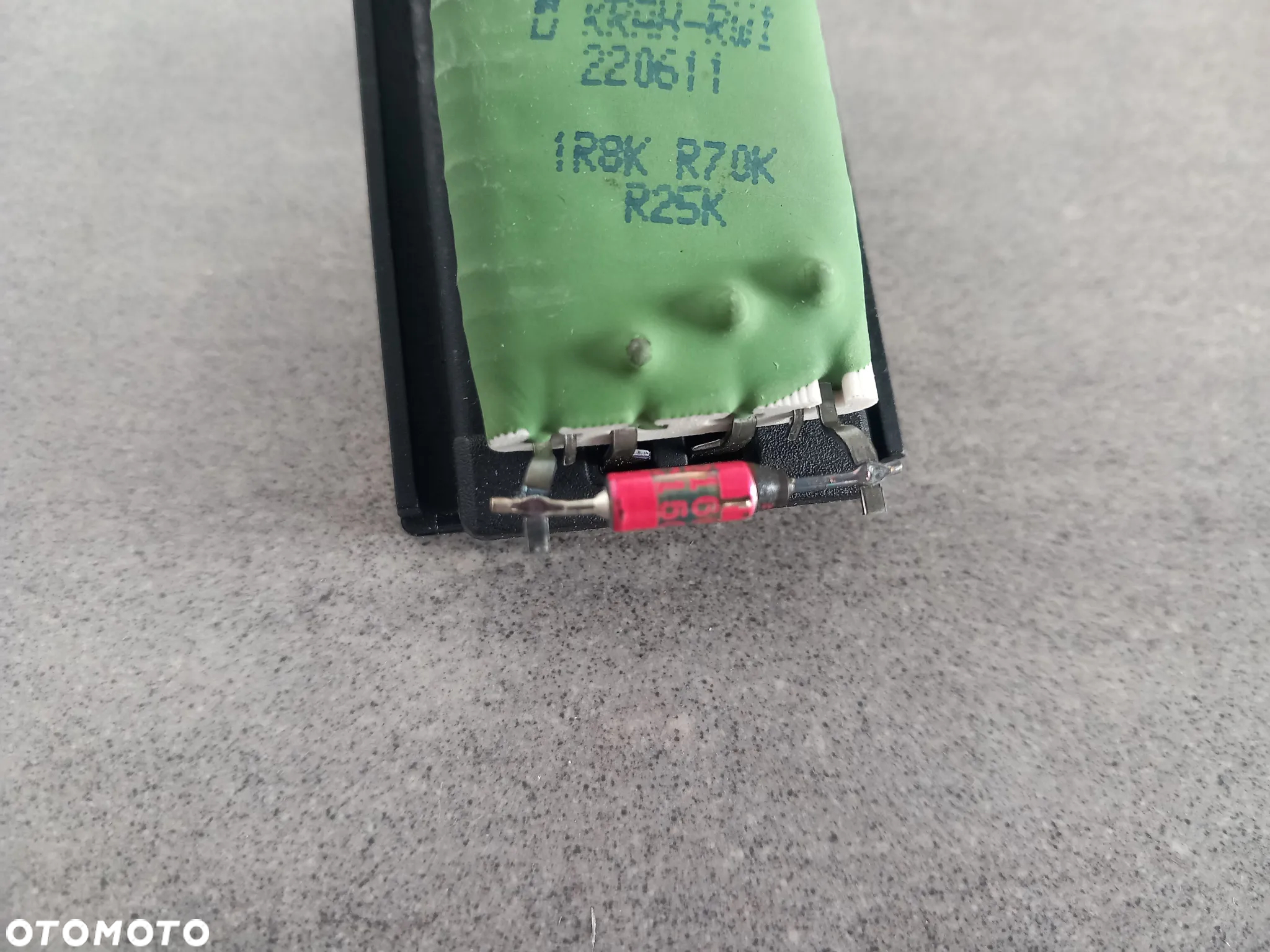 Rezystor opornik dmuchawy Ford 1311115 - 7