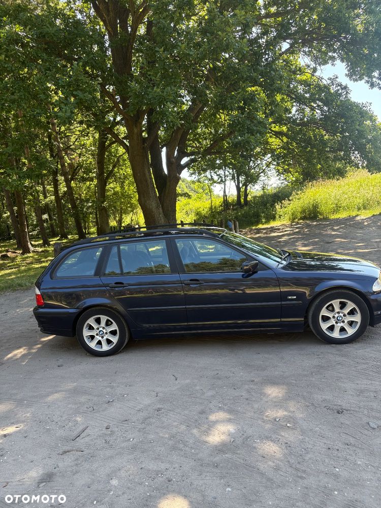 BMW Seria 3 318i - 4