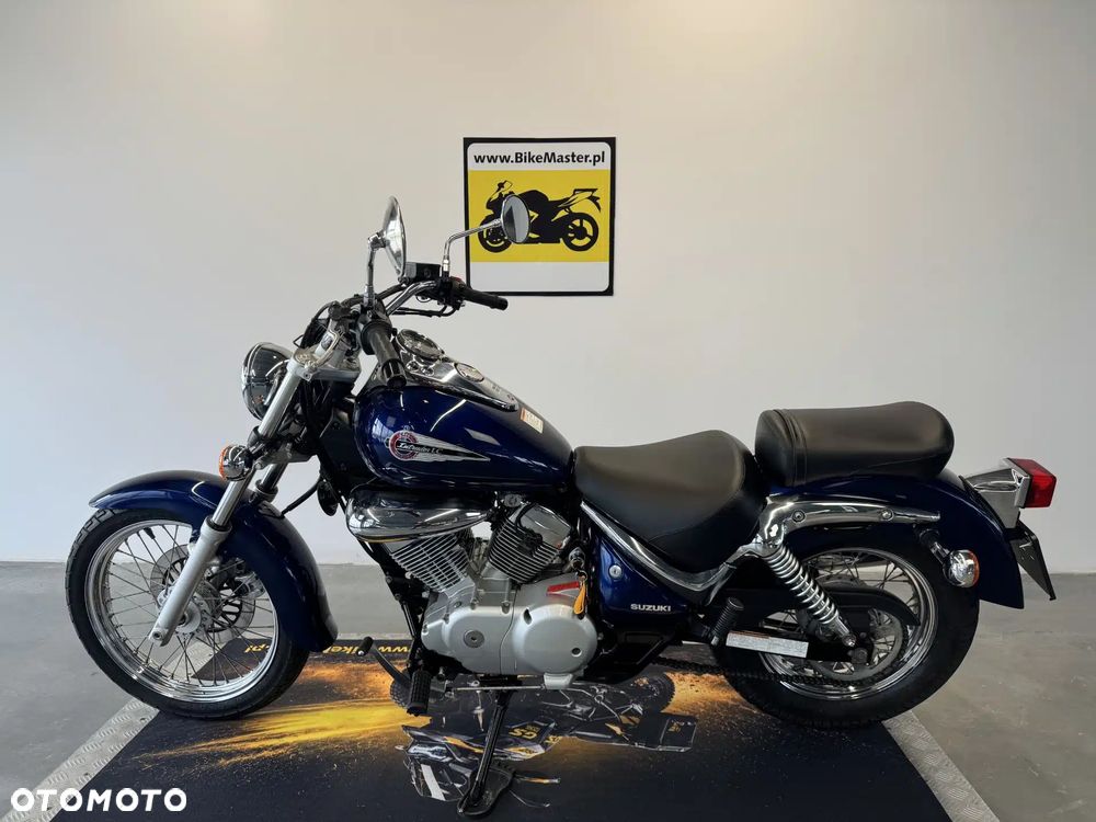 Suzuki Intruder - 2