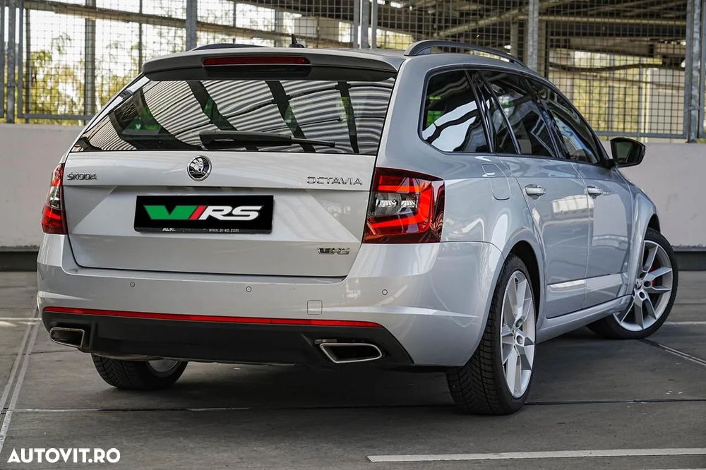 Skoda Octavia Combi 2.0 TDI DSG RS - 20