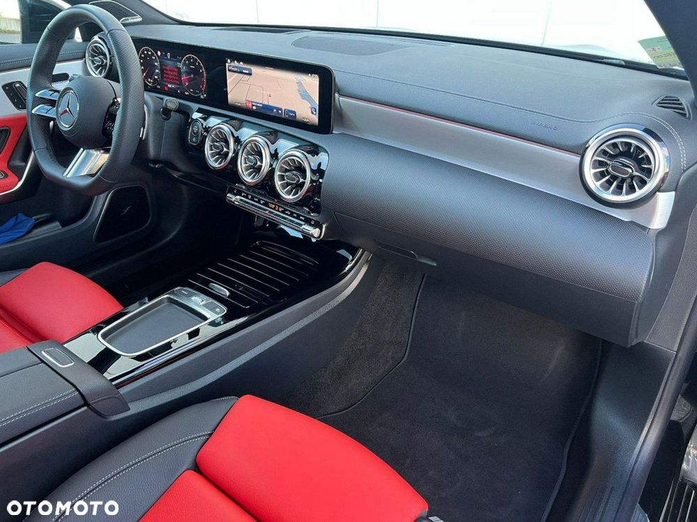Mercedes-Benz CLA 220 d 4-Matic AMG Line 8G-DCT - 12