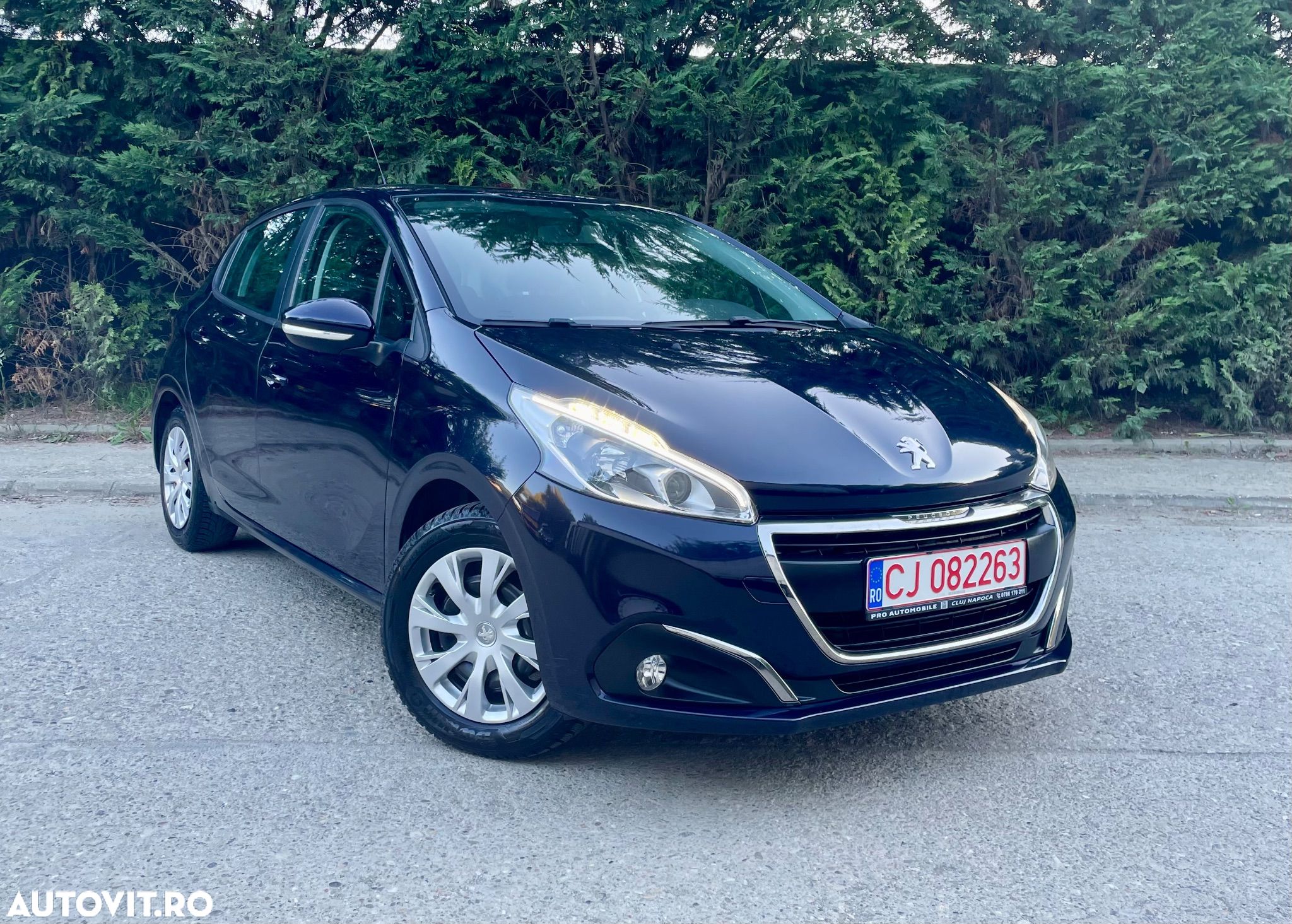 Peugeot 208 1.2 L PureTech STT Allure - 1
