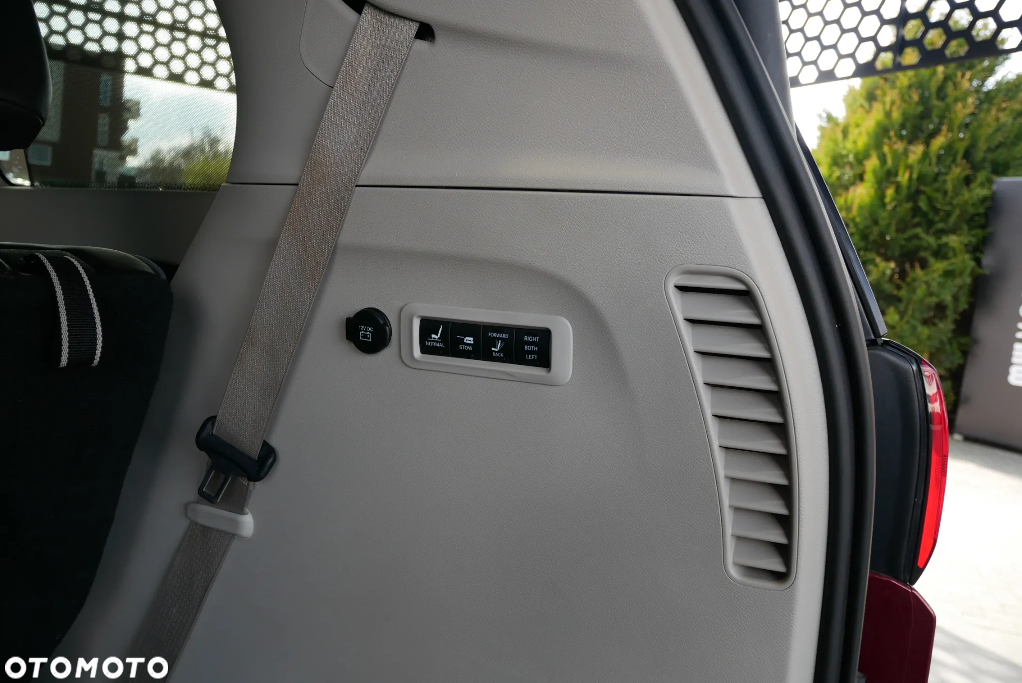 Chrysler Pacifica - 7