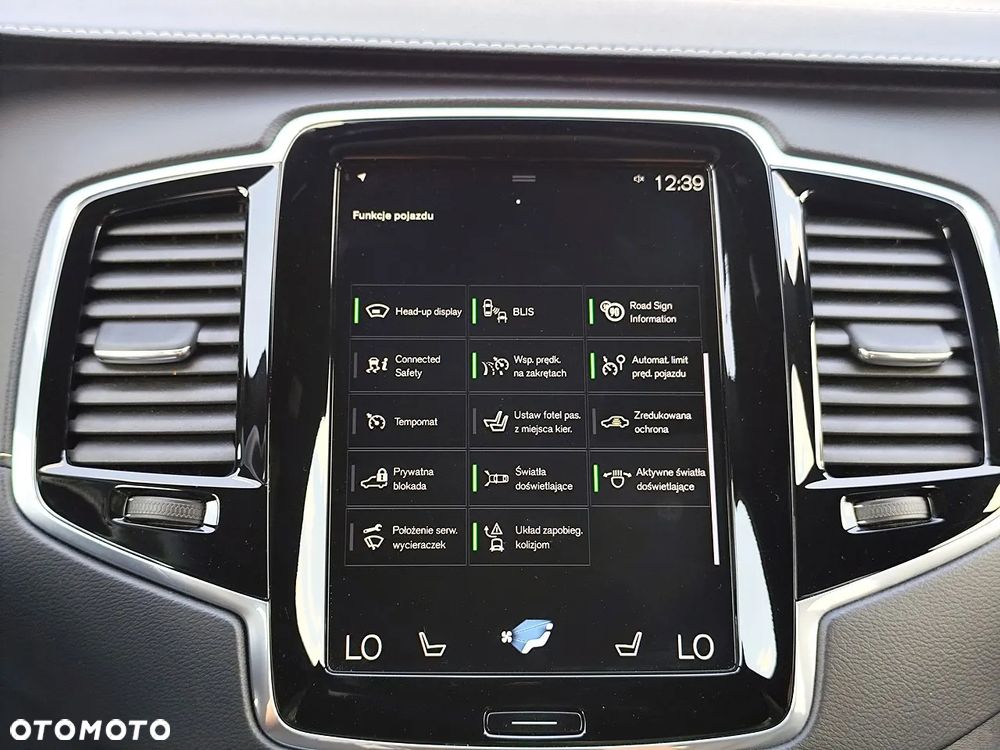 Volvo XC 90 D5 SCR AWD R-Design 7os - 34