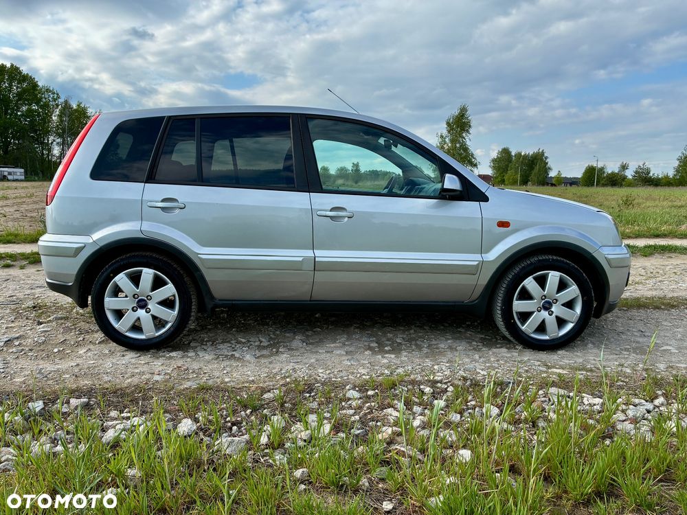 Ford Fusion 1.6 + - 5