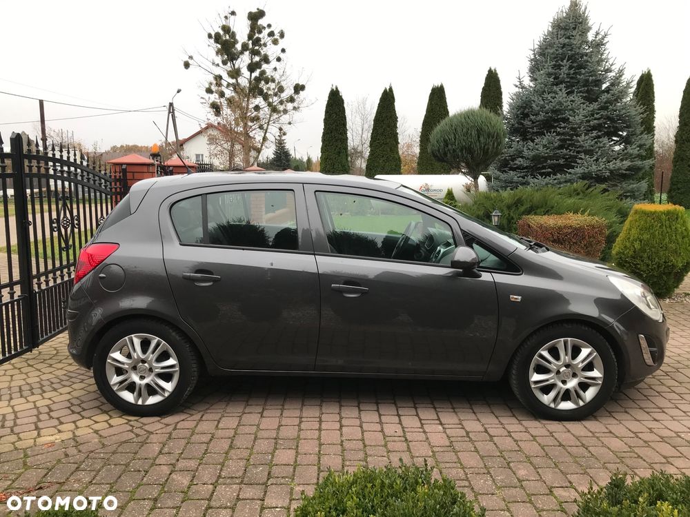 Opel Corsa 1.2 16V Cosmo - 6