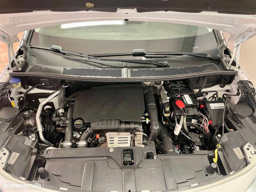 Peugeot 3008 1.2 PureTech Allure EAT6 - 46