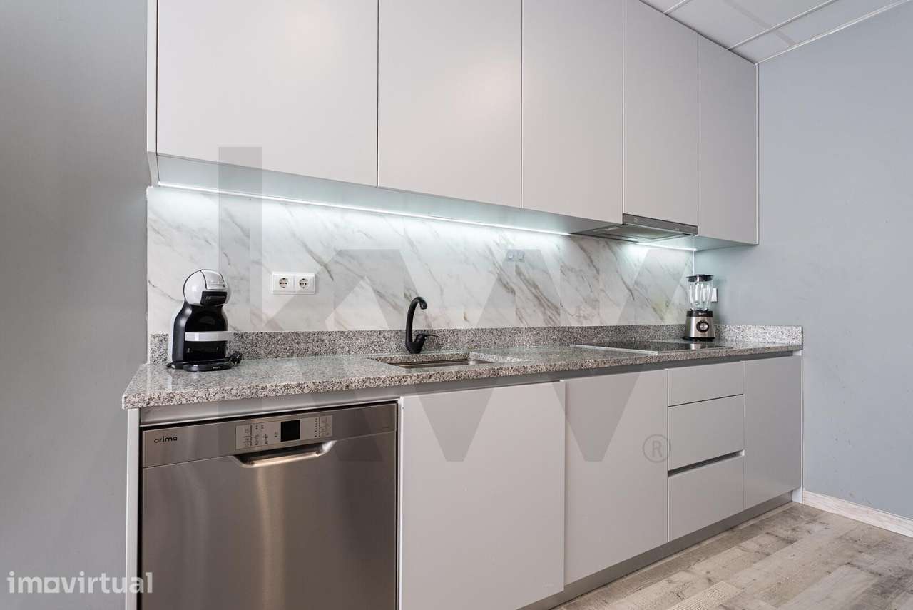 Apartamento T1 com garagem, duas frentes e cozinha equipada em Valongo - Grande imagem: 4/30