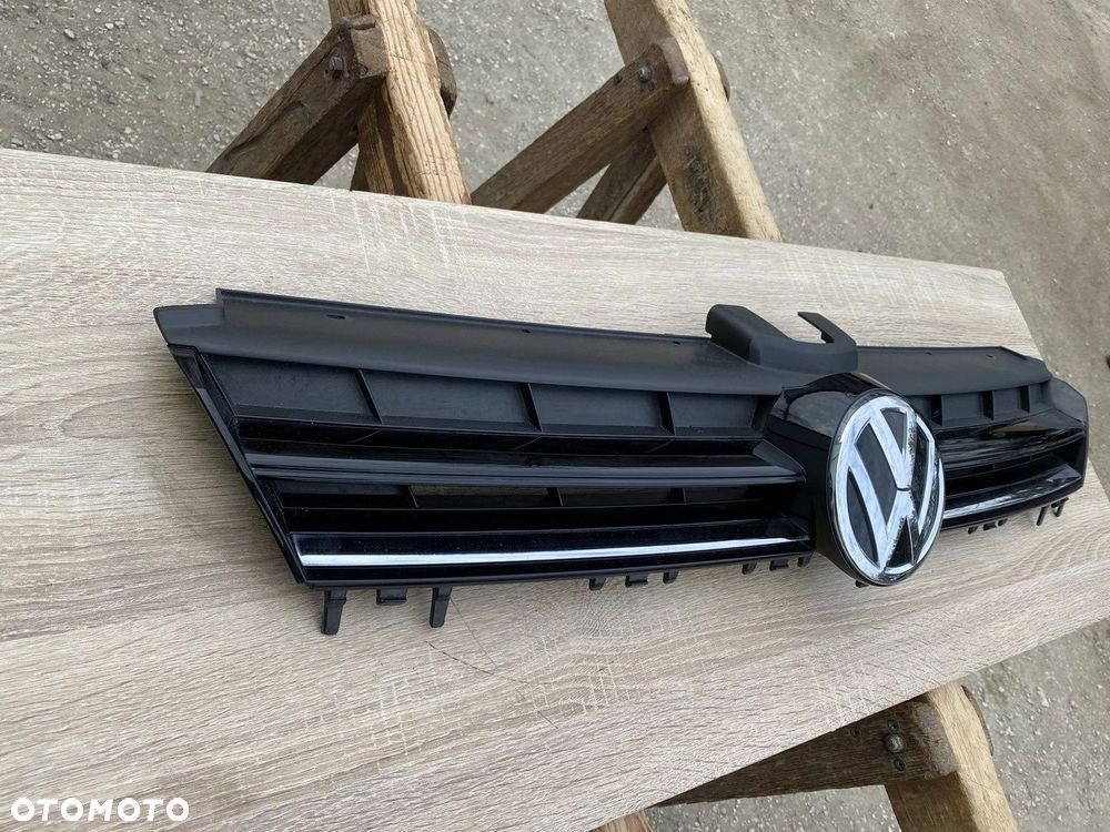ATRAPA GRILL VW GOLF VII 12-17 5G0853653E - 3