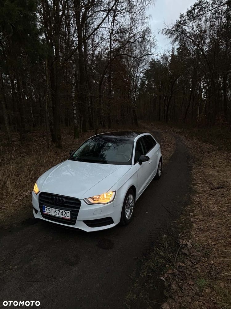 Audi A3 Sportback - 1