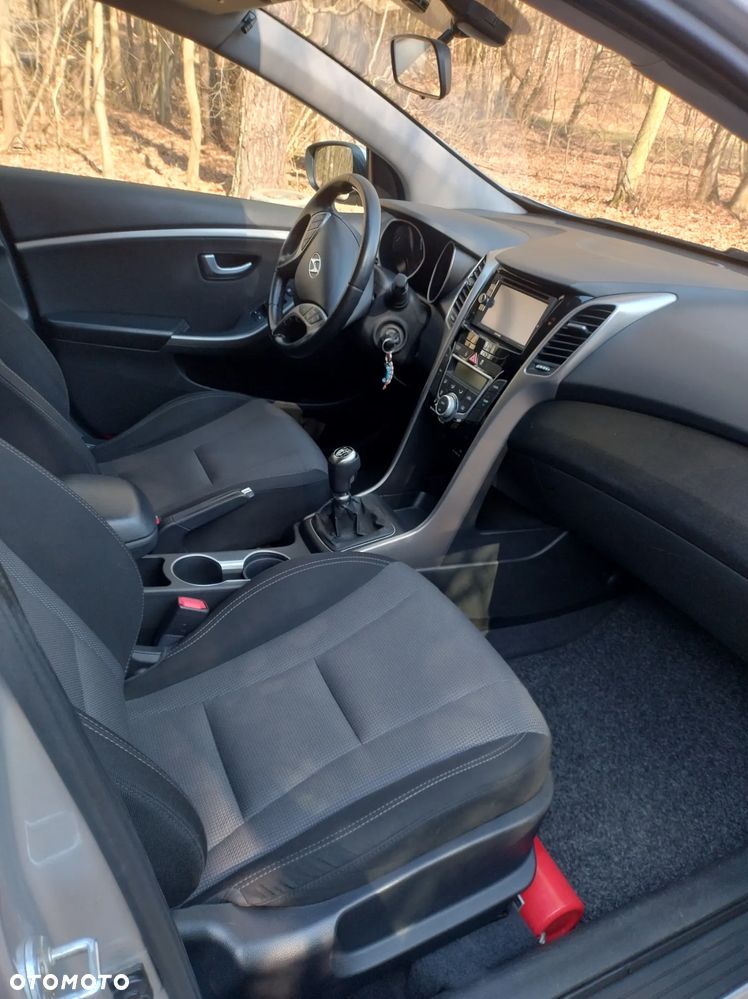 Hyundai i30 1.6 CRDi Classic + - 5