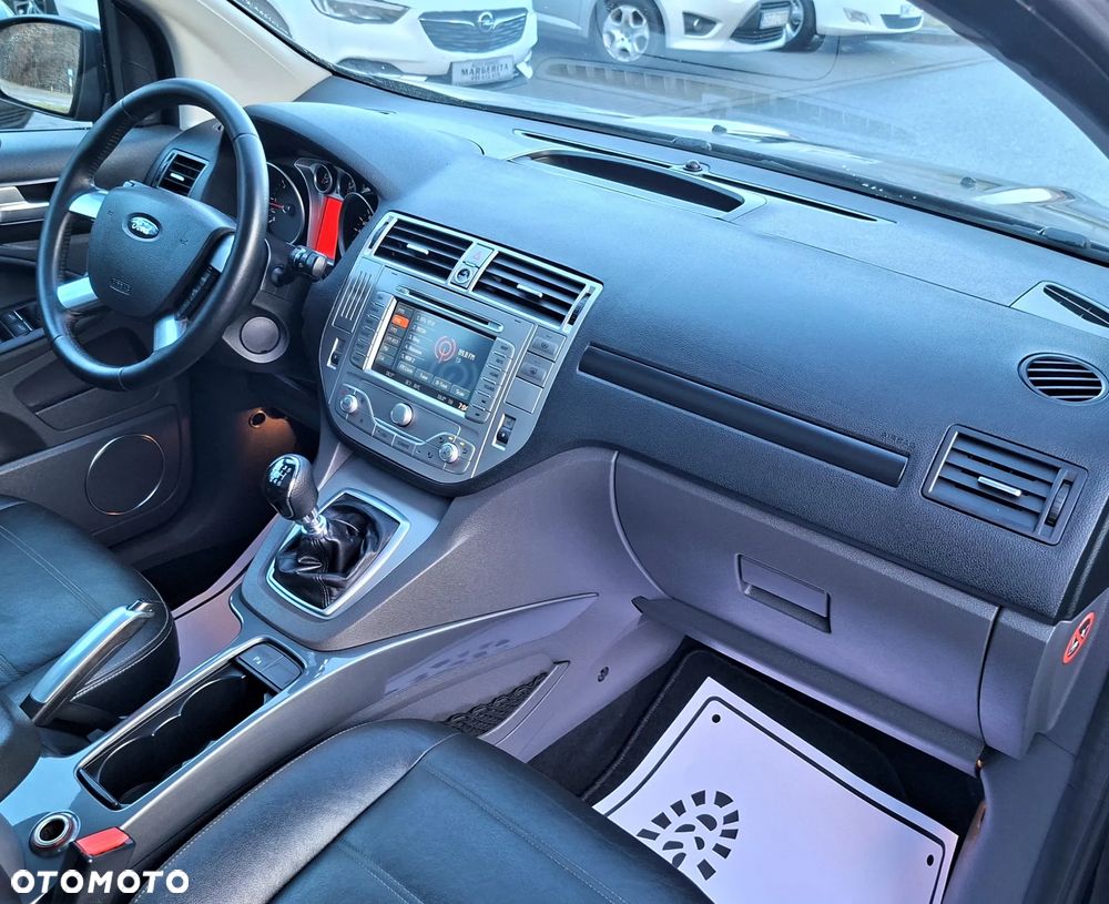 Ford Kuga 2.0 TDCi 4x4 Titanium - 24