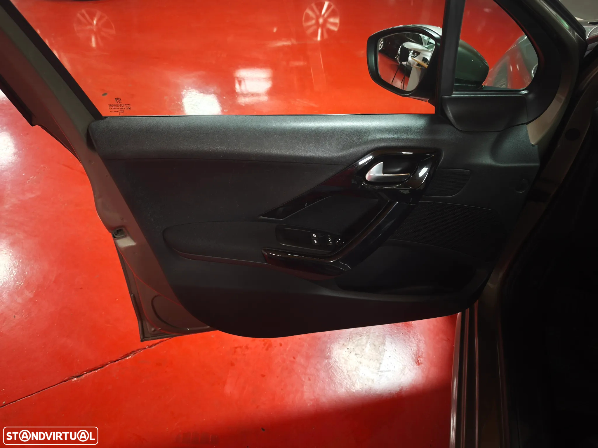 Peugeot 208 1.6 e-HDi Active - 11
