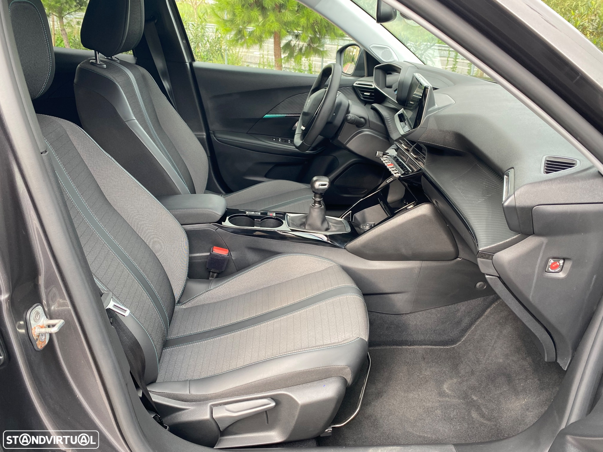 Peugeot 2008 1.2 PureTech Allure Pack - 18