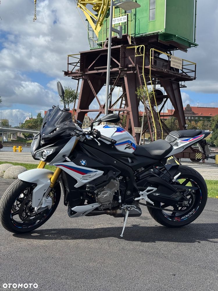 BMW S - 20