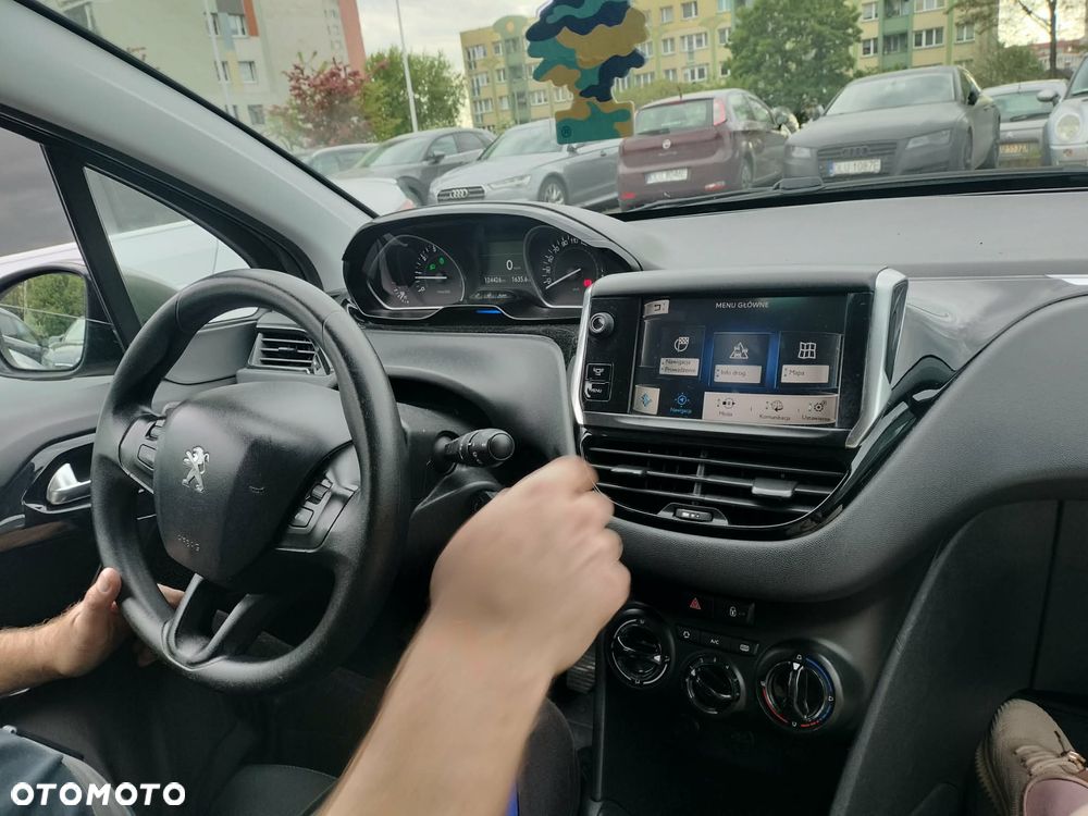 Peugeot 208 - 3