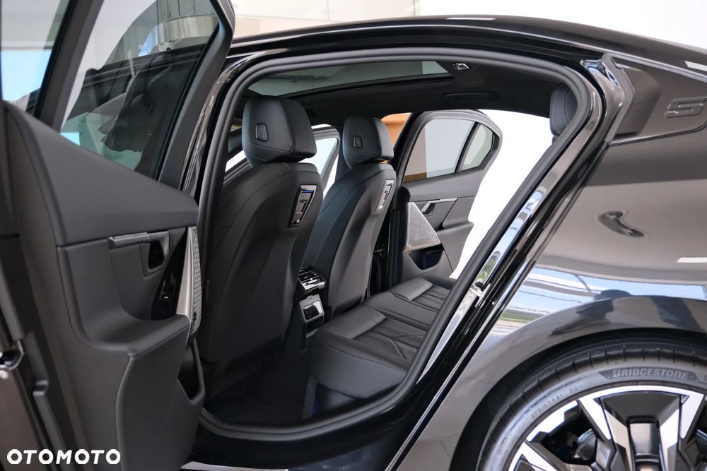 BMW Seria 5 520d xDrive mHEV M Sport - 36