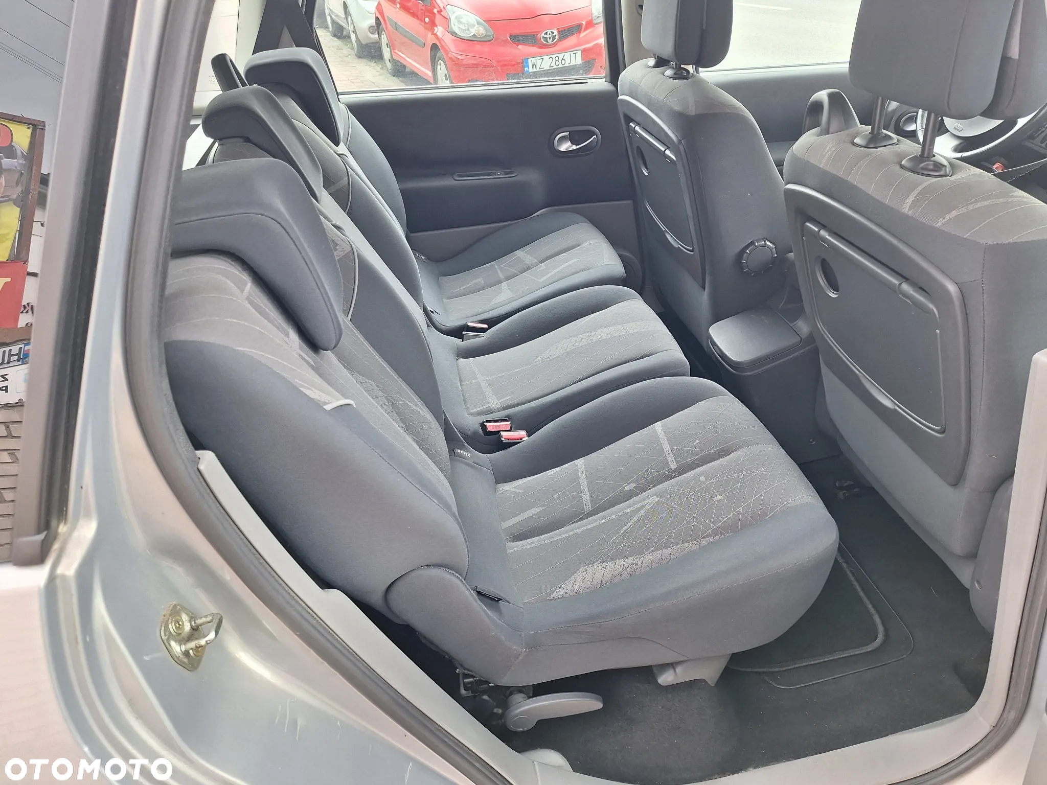 Renault Scenic 2.0 16V Avantage - 8