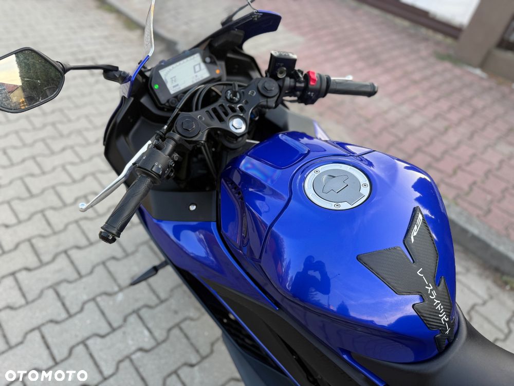 Yamaha R3 - 24