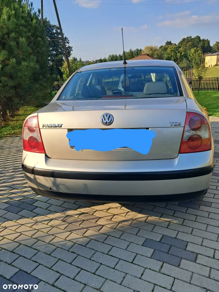 Volkswagen Passat 1.9 TDI Comfortline - 4