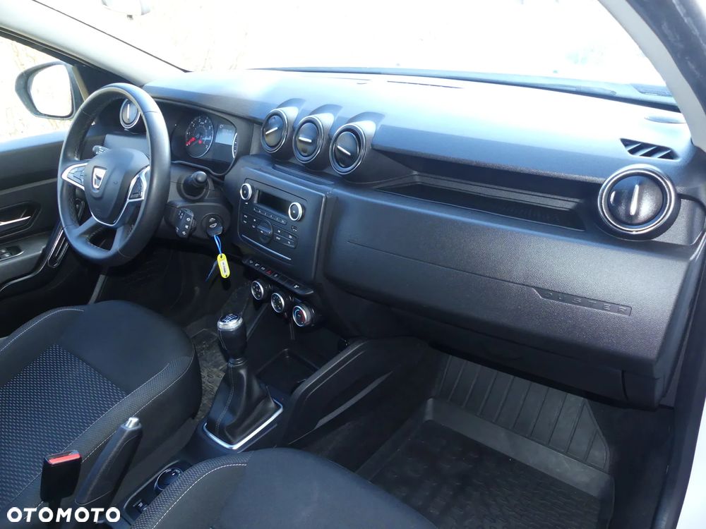 Dacia Duster 1.6 SCe Laureate S&S - 28