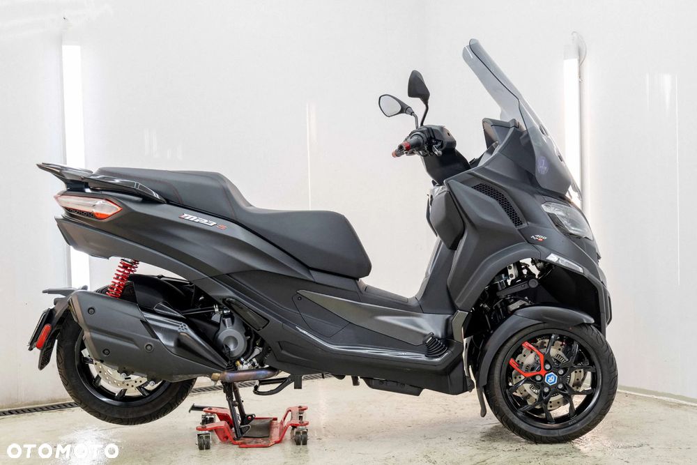 Piaggio MP-3 - 5