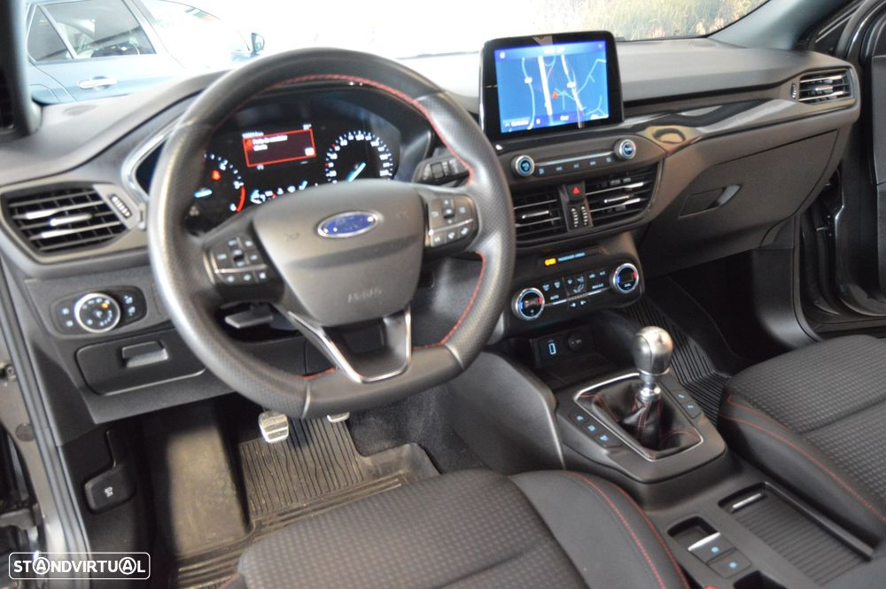 Ford Focus 1.5 TDCi ECOBlue ST-Line - 29