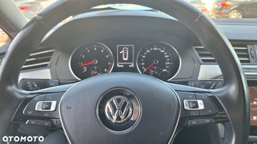 Volkswagen Passat 1.4 TSI BMT Trendline - 13
