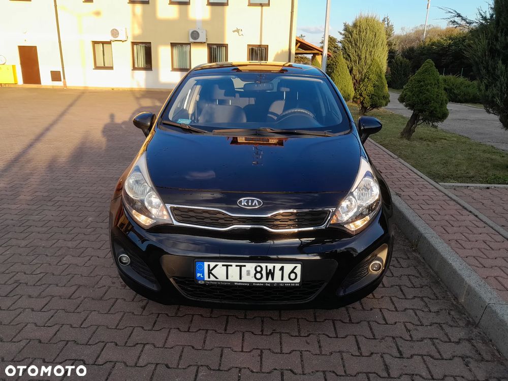 Kia Rio 1.4 L - 12
