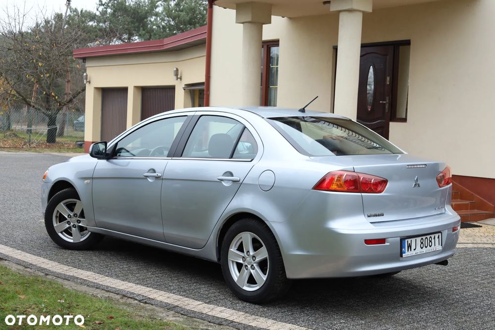 Mitsubishi Lancer 1.5 Invite - 8