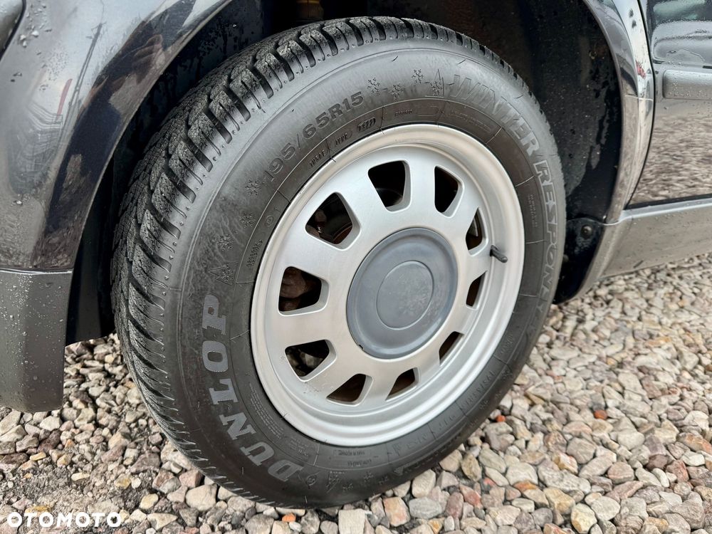 Volkswagen Passat 1.6 - 16