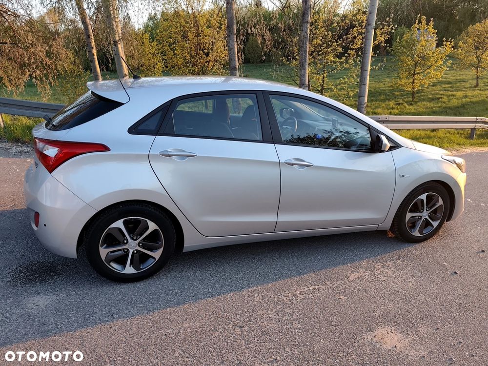Hyundai i30 blue 1.4 YES Silver - 33