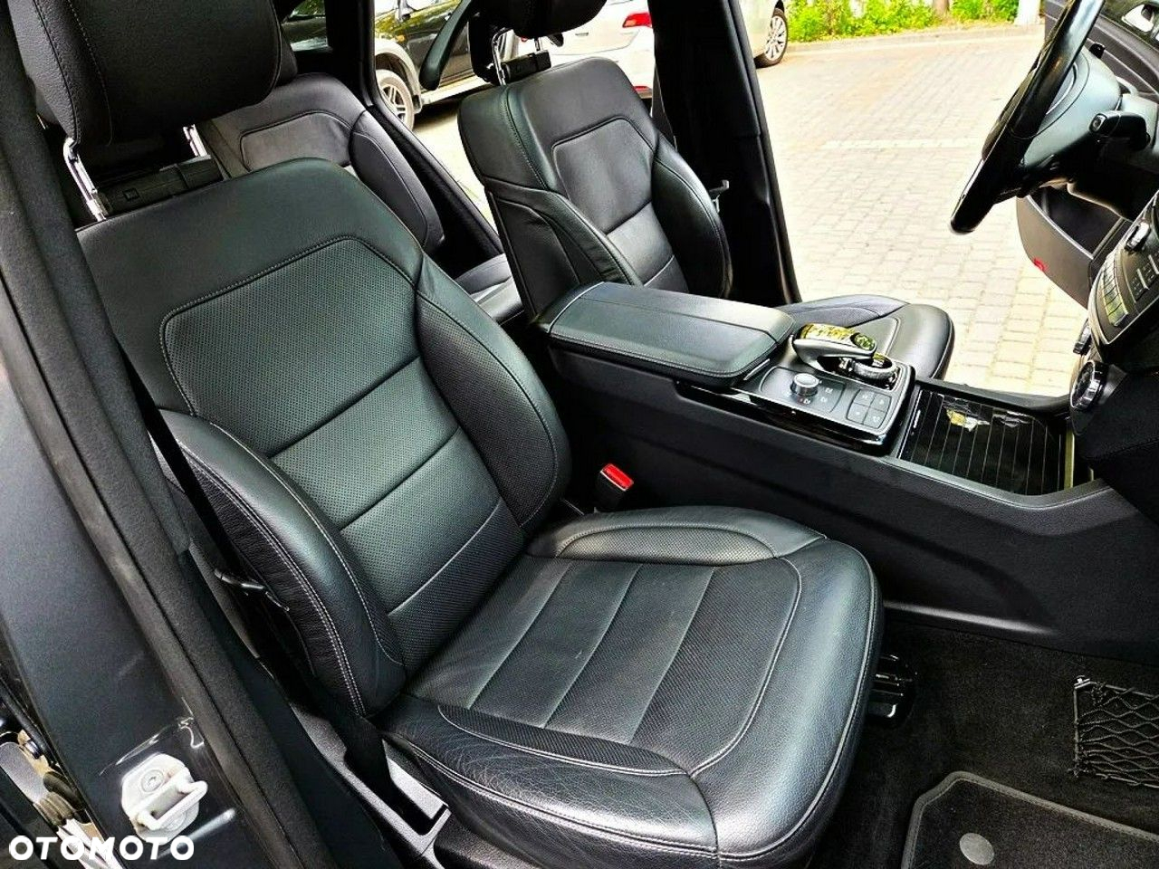 Mercedes-Benz GLE - 34