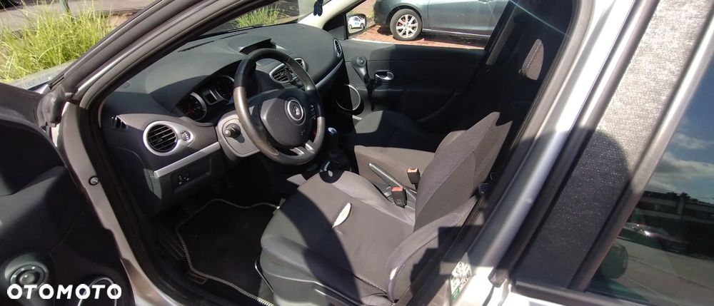 Renault Clio 1.2 16V Authentique - 5