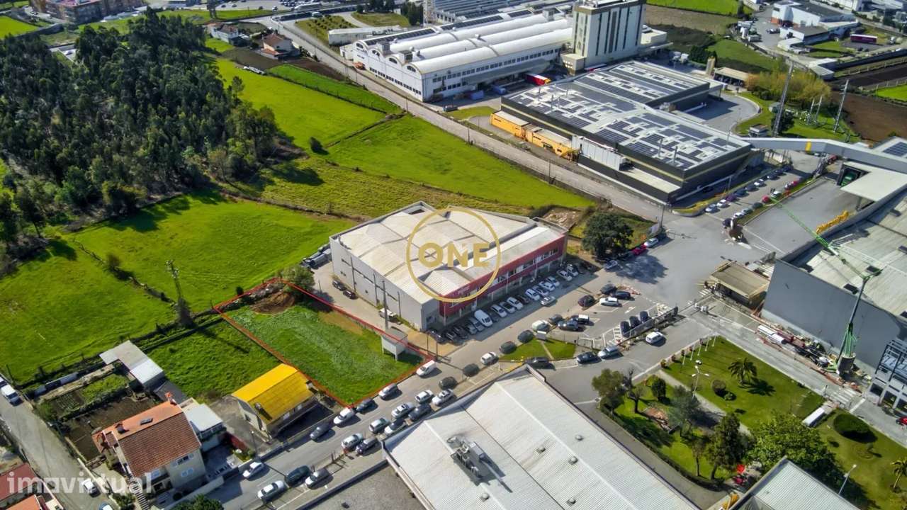 Terreno industrial em Lousado com 1000m2 - Junto à Continental Mabor!!