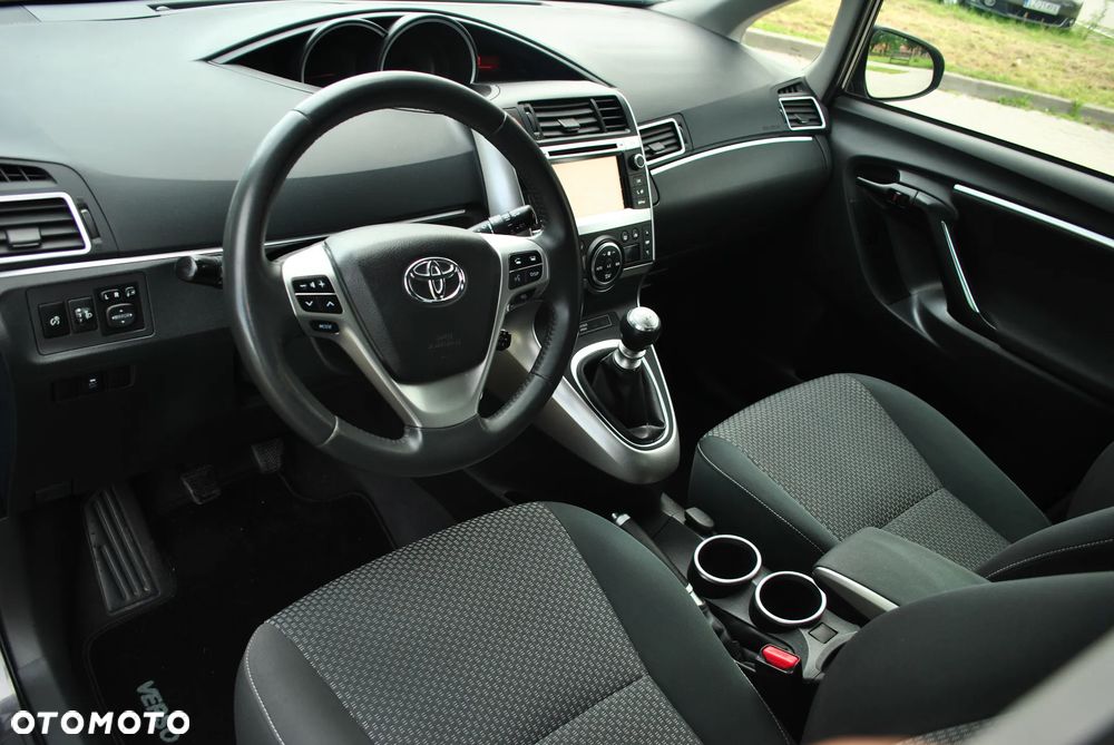 Toyota Verso 1.6 Premium 7os - 11