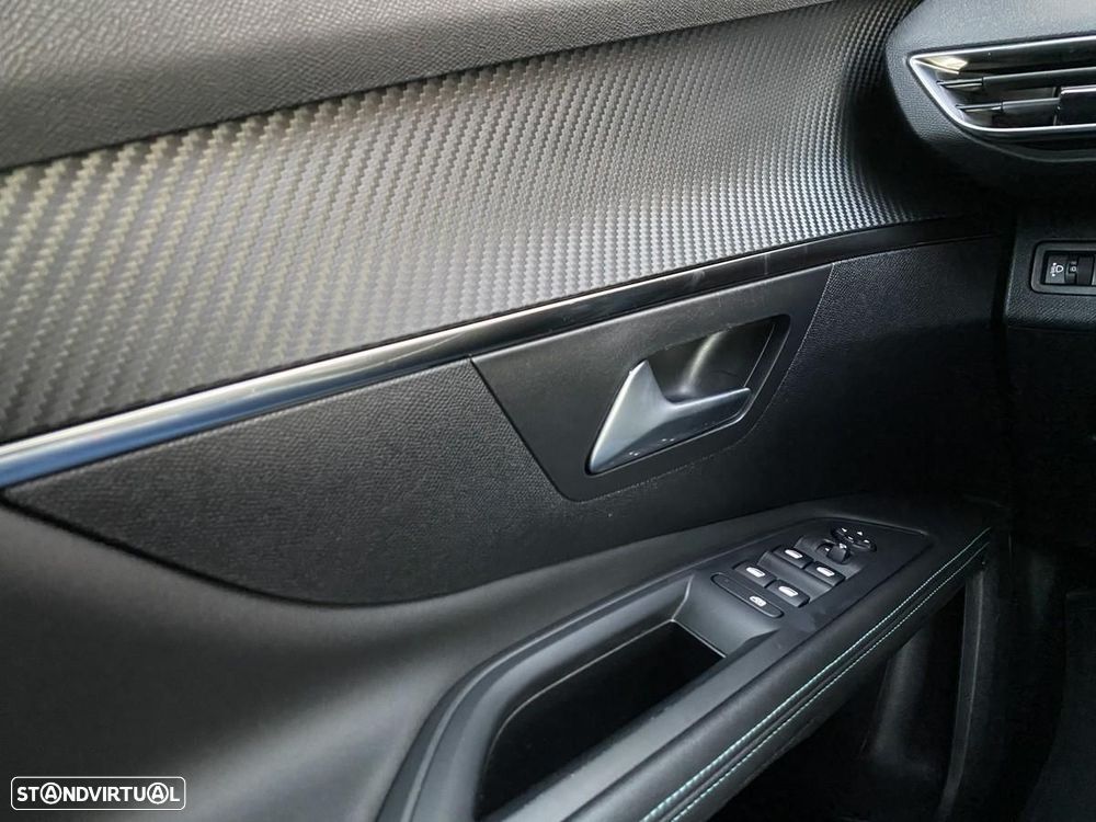 Peugeot 5008 1.5 BlueHDi Allure EAT8 - 29