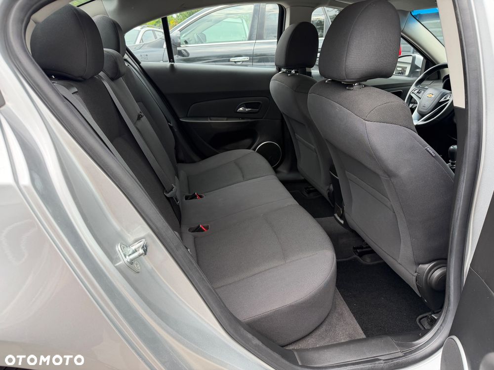 Chevrolet Cruze 1.7 D LT+ - 23