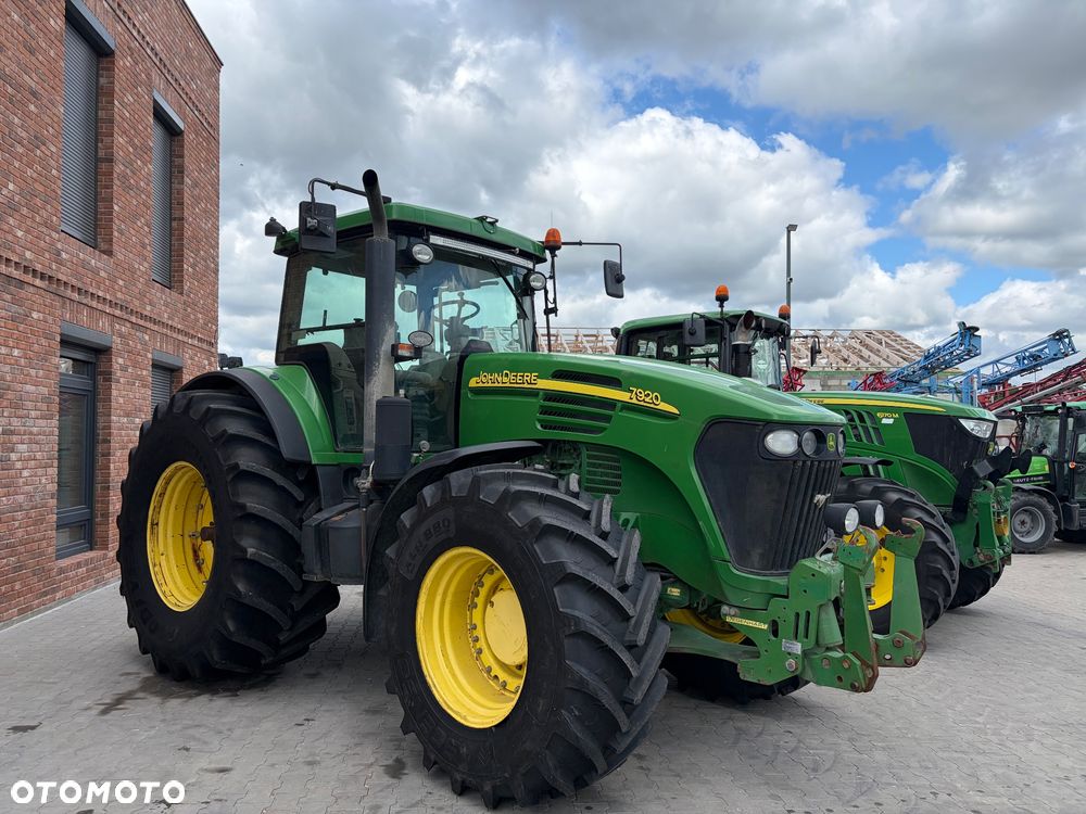 John Deere 7920 - 1