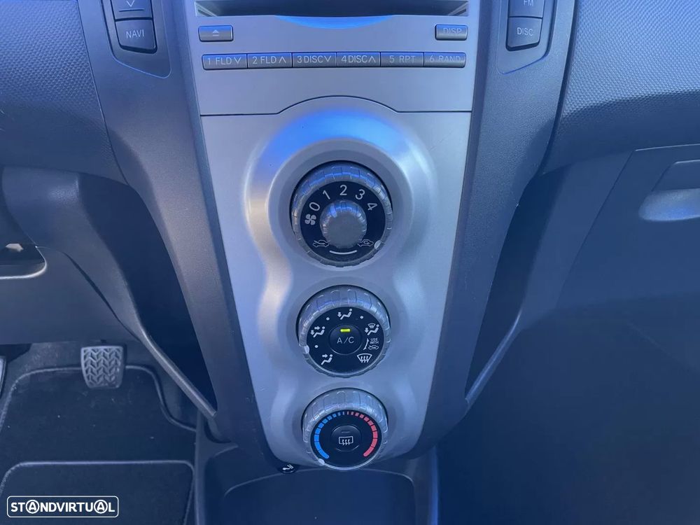 Toyota Yaris 1.0 VVT-i AC Manual - 15